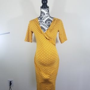 Old Navy Polka Dot Scrunchy Maternity Dress